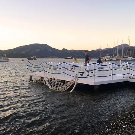 Beyaz Iskele & Restaurant Szálloda Selimiye